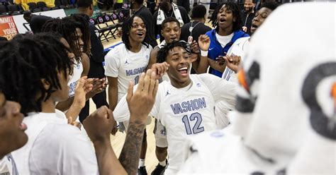 Vashon cruises to fourth straight state hoops title